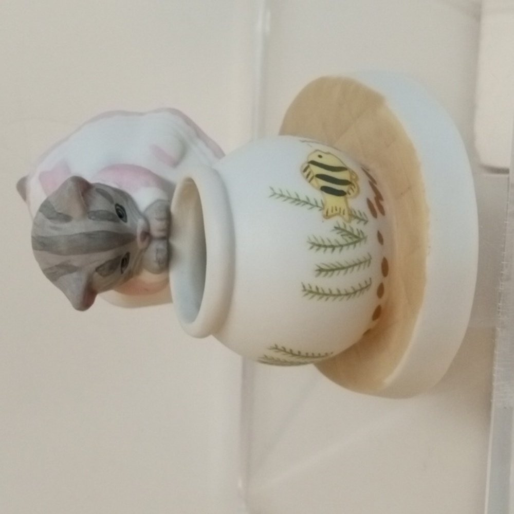 Cat figurine.  Kitty Cucumber.